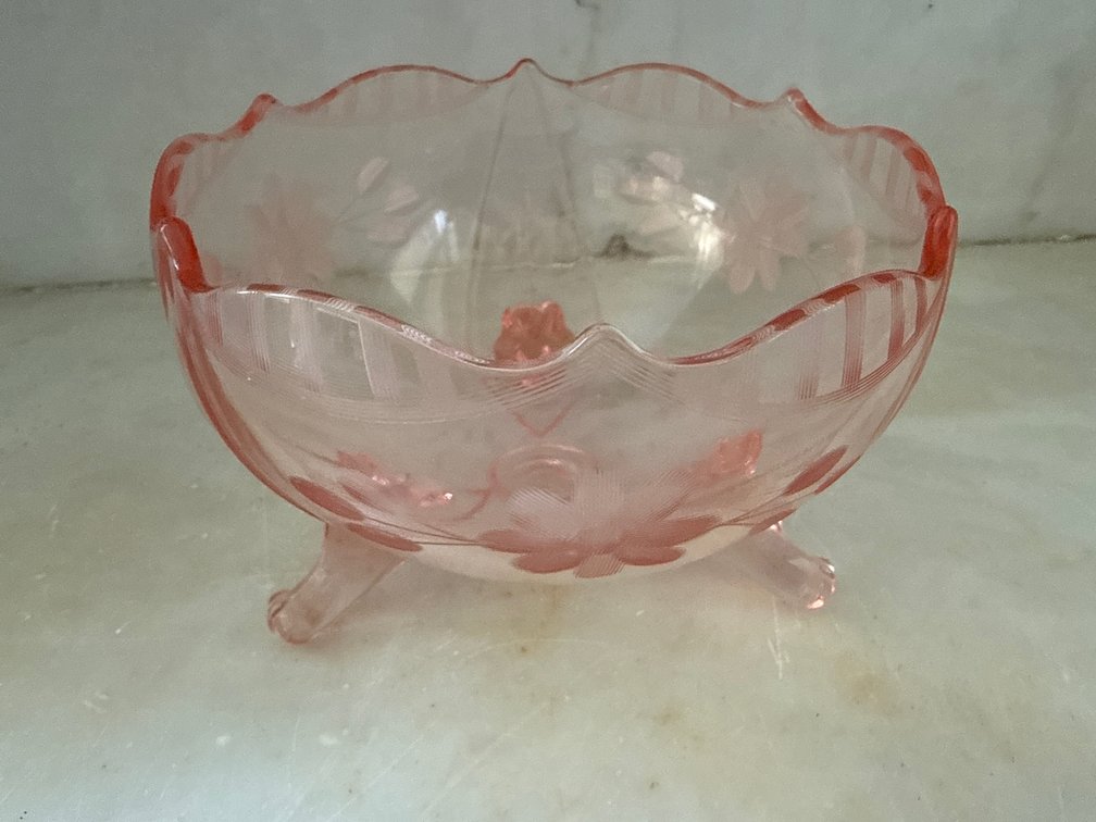 Pink Etched Glass Three-Footed Scalloped Bowl