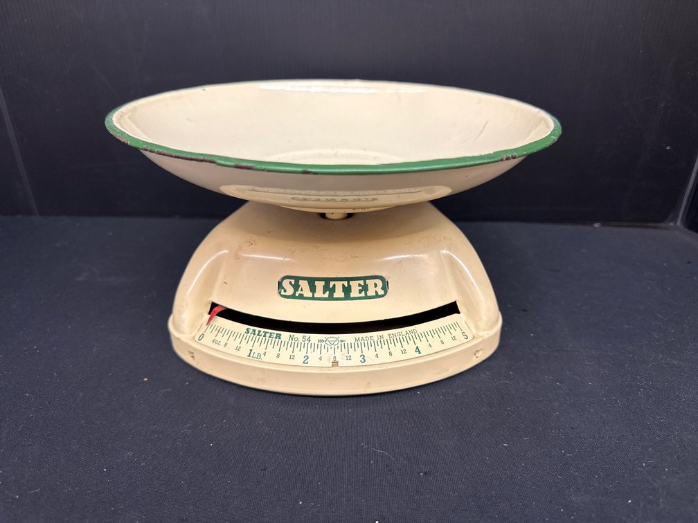 Salter No. 54 Mechanical Kitchen Scale with Enamel Pan