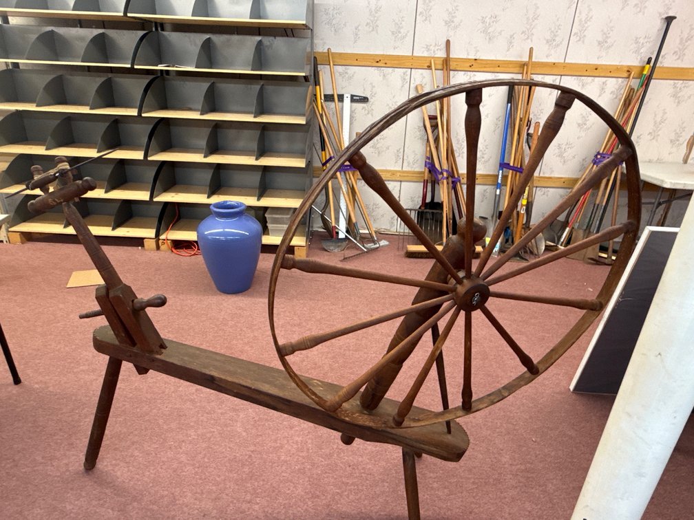Wooden Walking Spinning Wheel