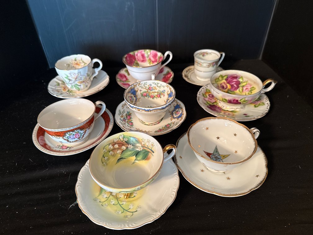 Porcelain and Bone China Teacup and Saucer Sets