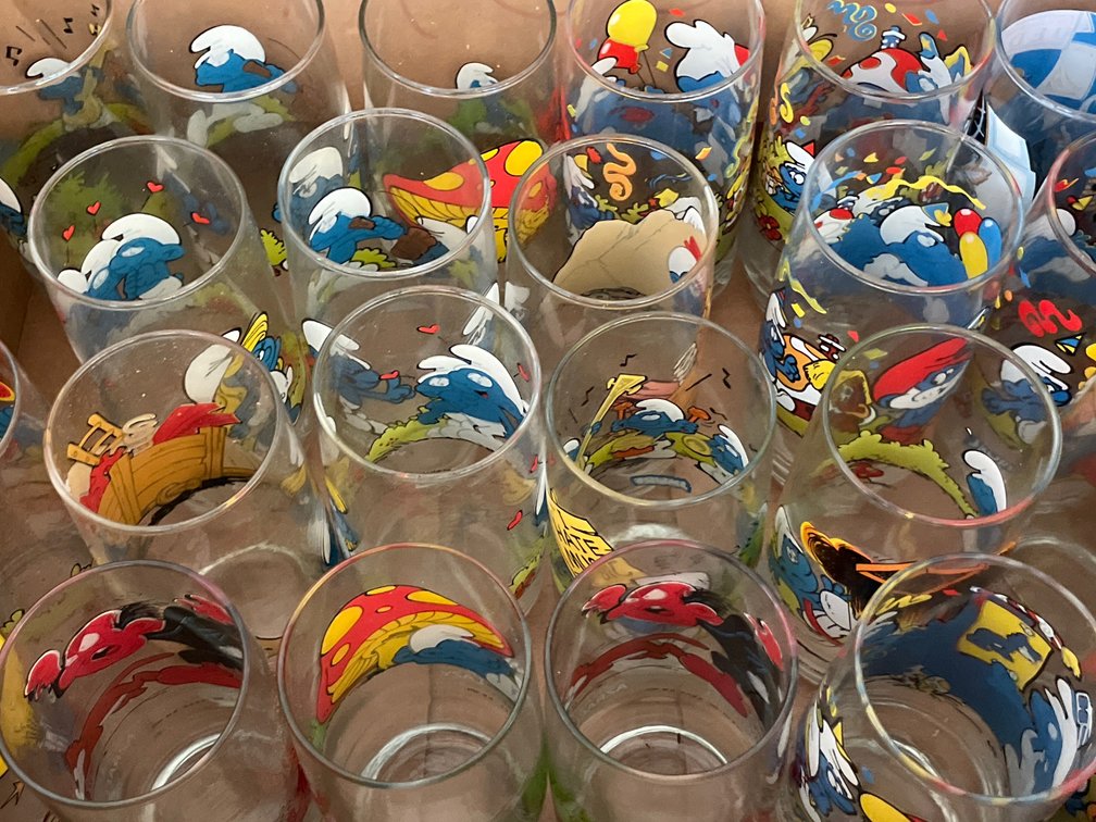 Wallace Berrie & Co. Peyo Smurf Glass Tumblers