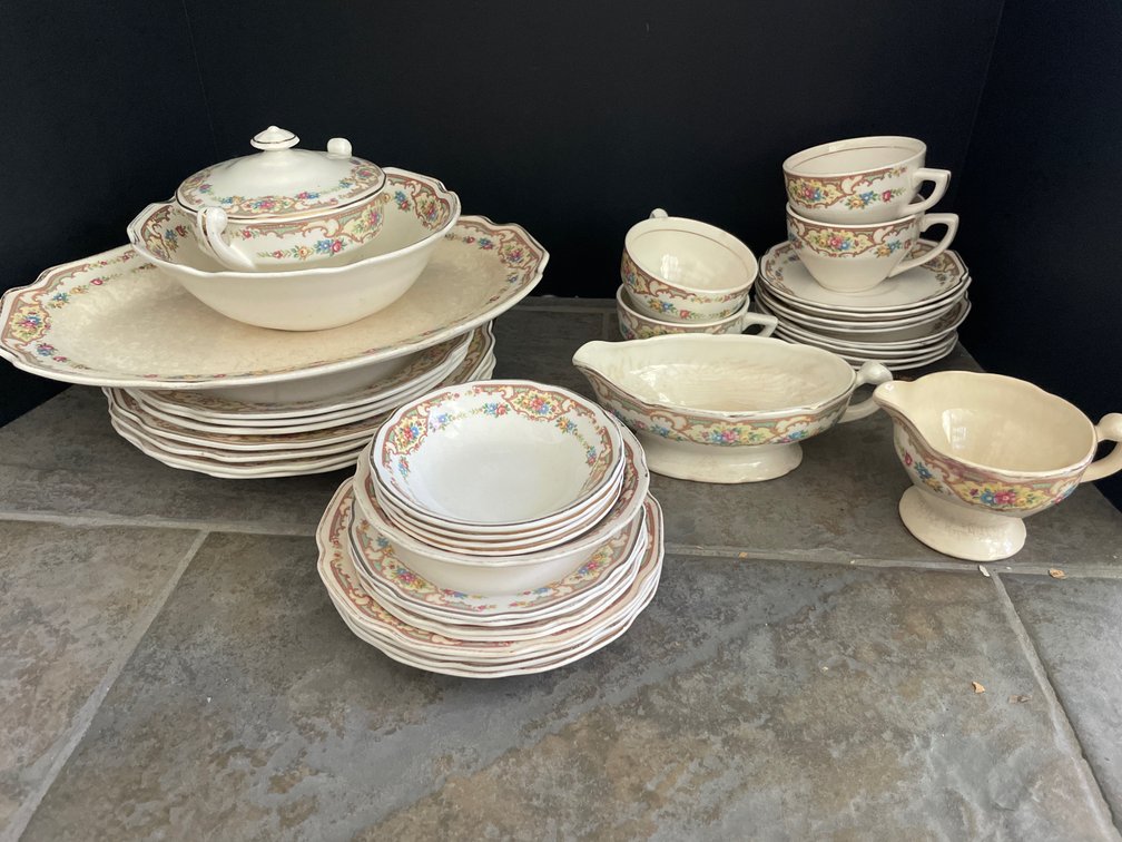 Floral Scalloped Ceramic Dinnerware Service