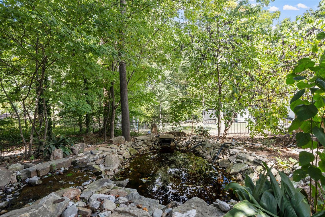 Prime Raleigh Location – Glen Eden Drive
