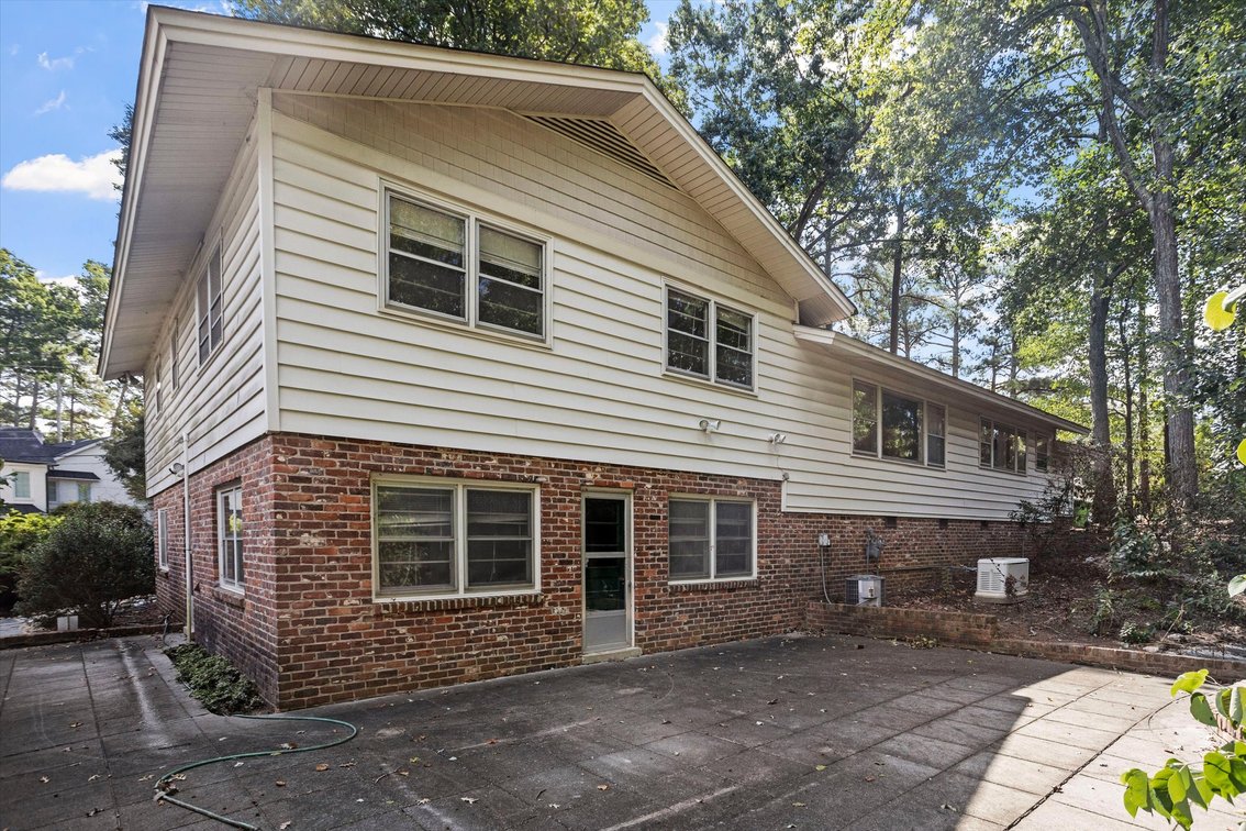 Prime Raleigh Location – Glen Eden Drive