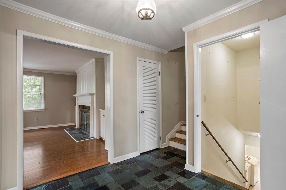 Prime Raleigh Location – Glen Eden Drive