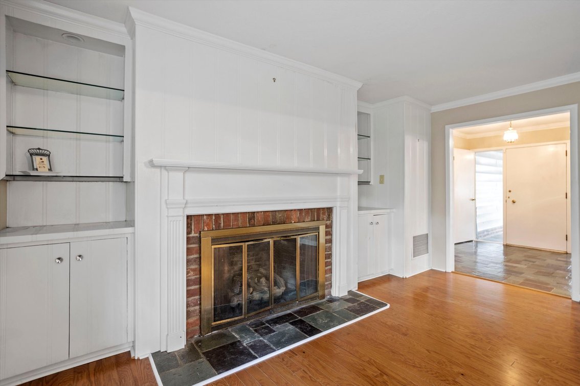 Prime Raleigh Location – Glen Eden Drive