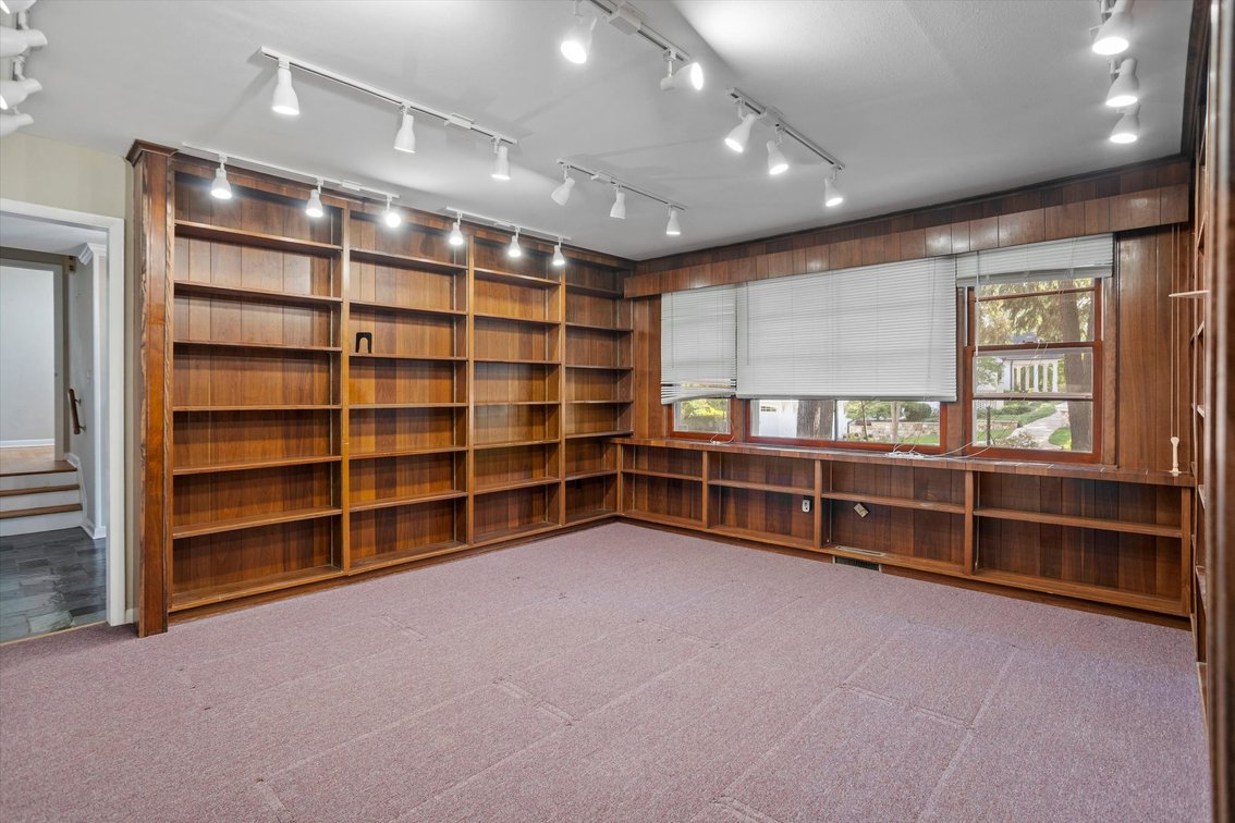 Prime Raleigh Location – Glen Eden Drive