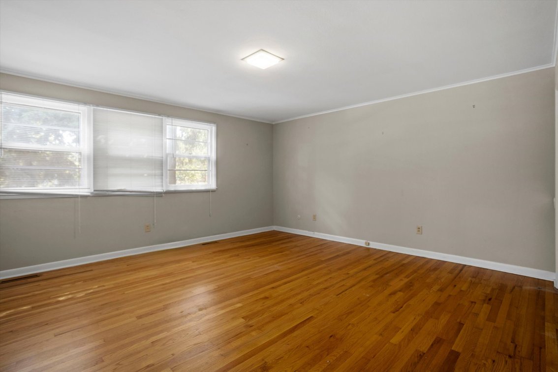 Prime Raleigh Location – Glen Eden Drive