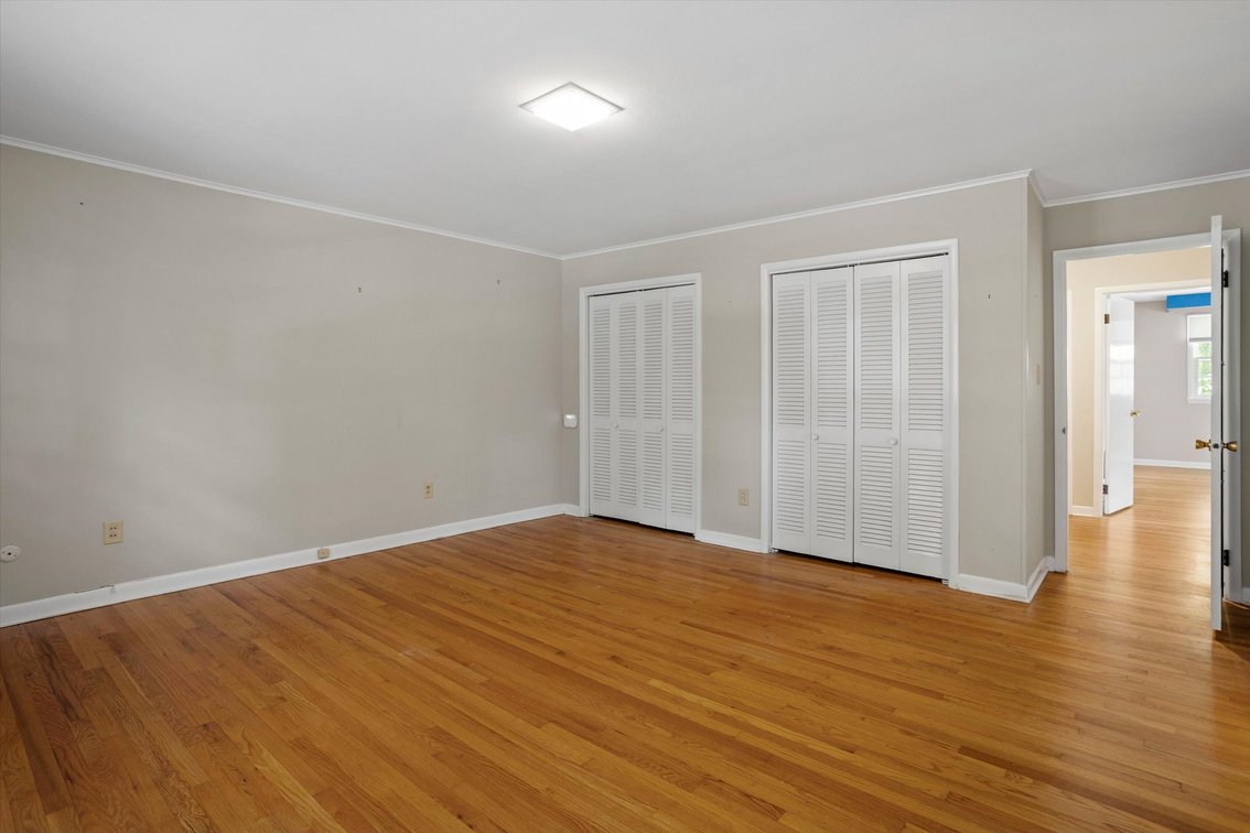 Prime Raleigh Location – Glen Eden Drive