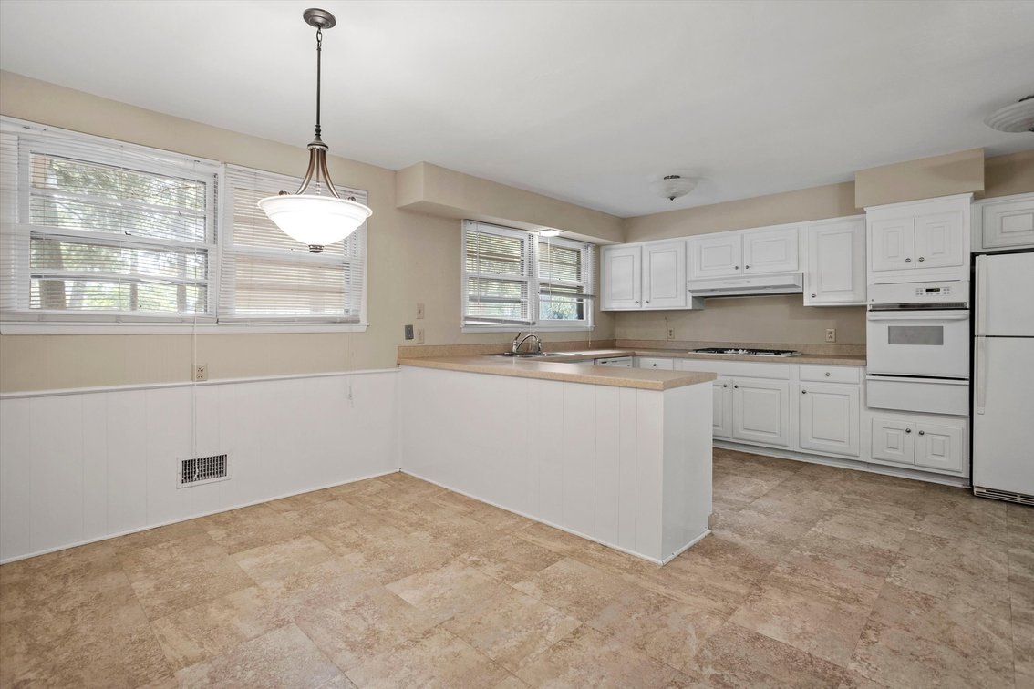 Prime Raleigh Location – Glen Eden Drive