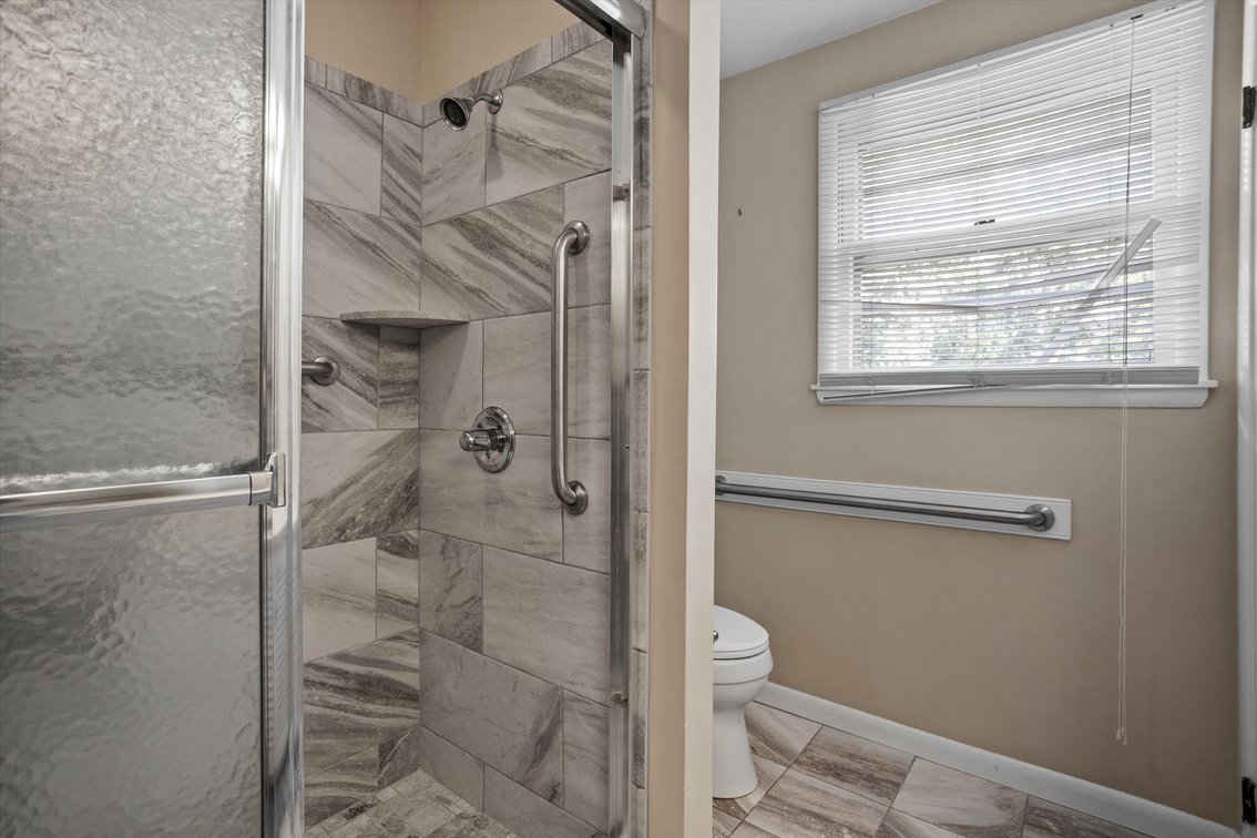 Prime Raleigh Location – Glen Eden Drive
