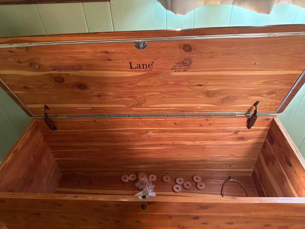 Lane Knotty Cedar Blanket Chest with Cedar Rings