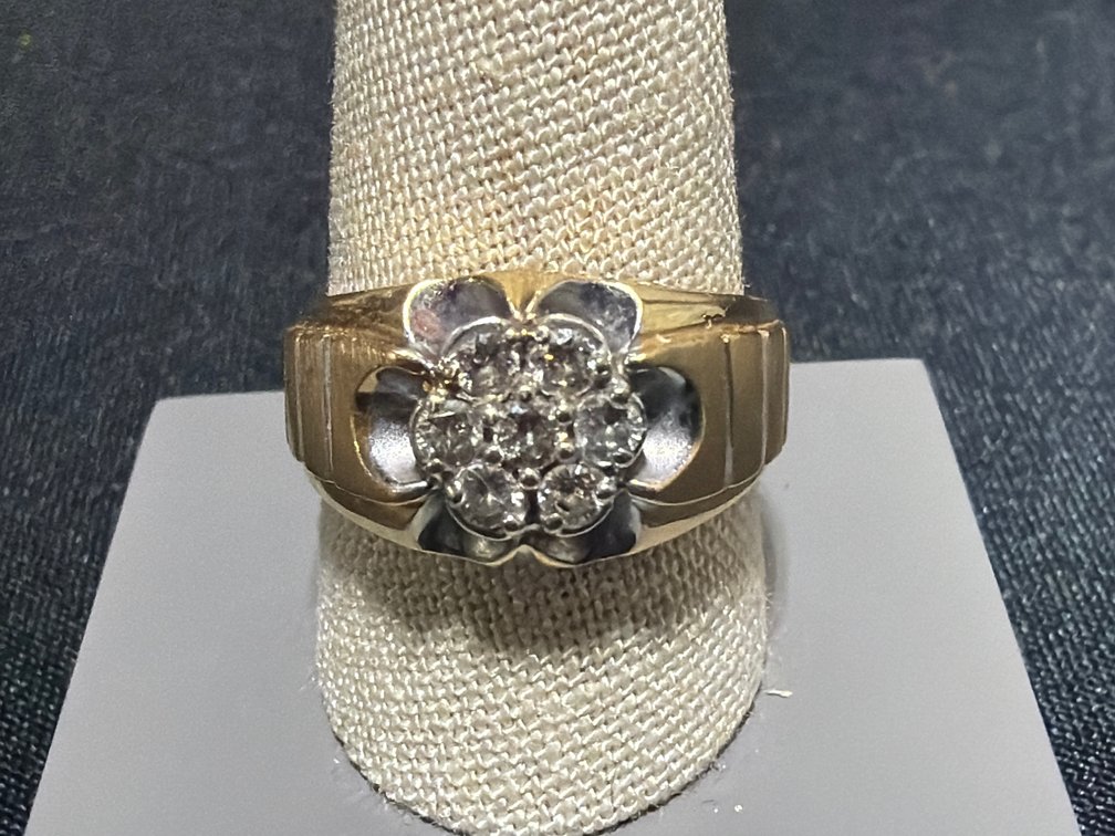 14kt Yellow Gold Diamond Multi-Stone Cluster Ring, Size 9.75-10