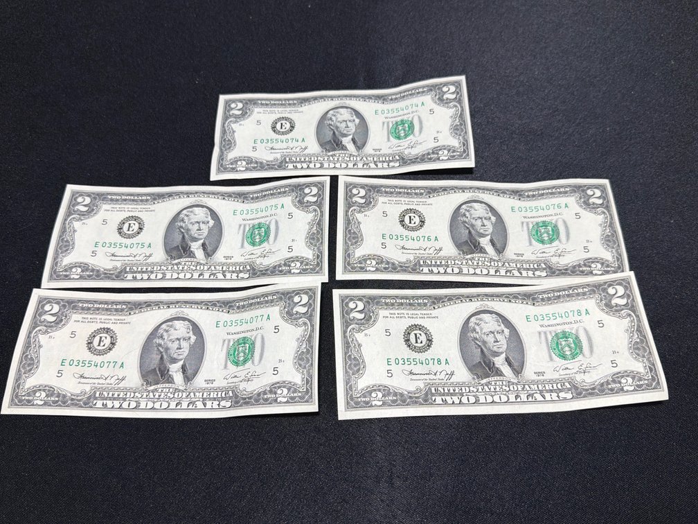 Series 1976 $2 Federal Reserve Notes, Consecutive Run of 5