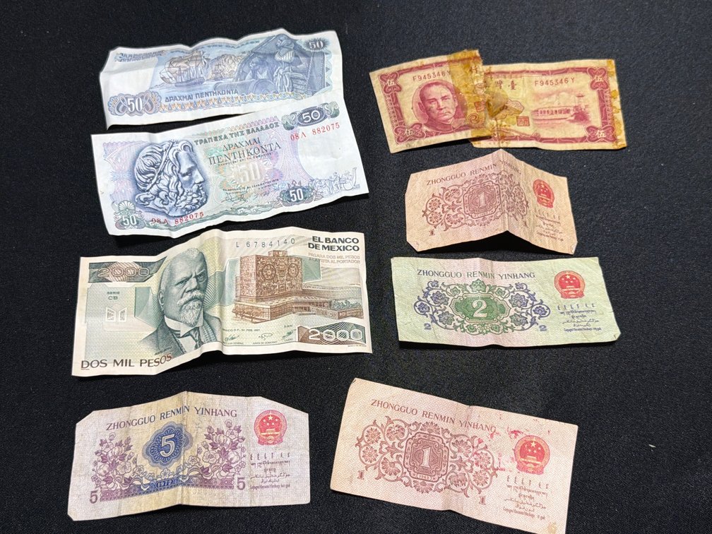 World Paper Currency Banknotes from Greece, Mexico, China, and Taiwan