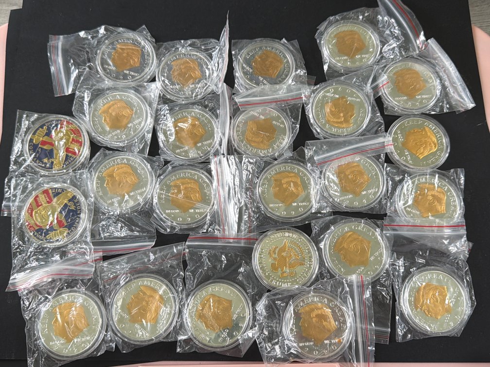 Donald Trump Commemorative Novelty Coins