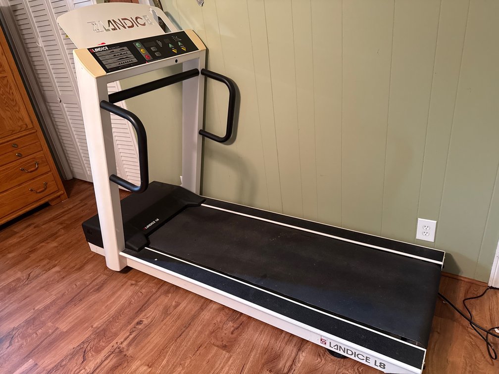 Landice L8 Pro Sports Trainer Motorized Treadmill