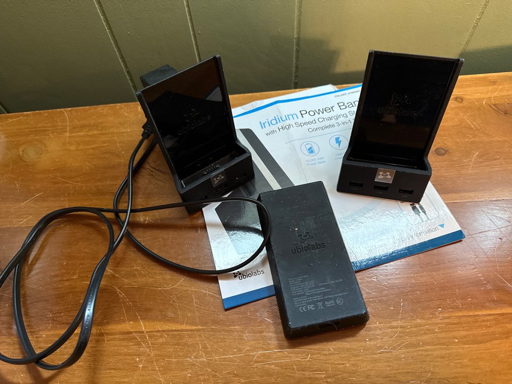 Ubio Labs Iridium 10,000mAh Power Bank and Charging Docks
