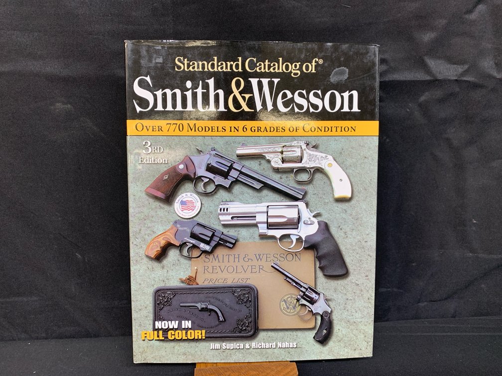 Standard Catalog of Smith & Wesson