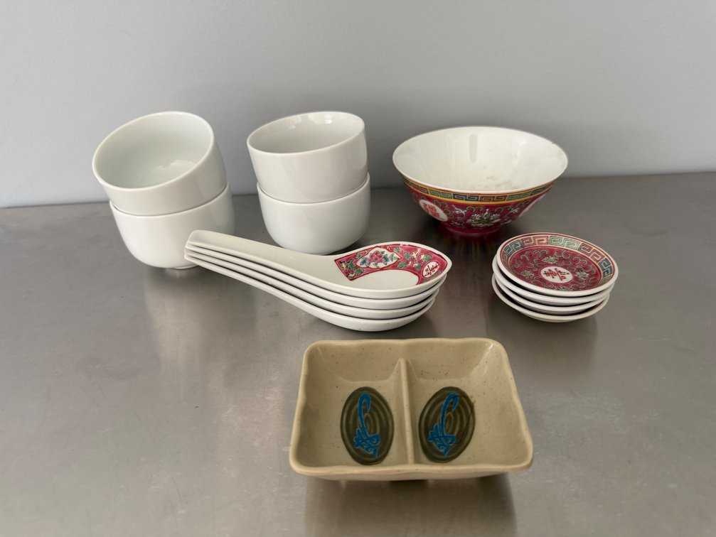 Chinese Porcelain Tableware, Ceramic Cups, and Melamine Dish