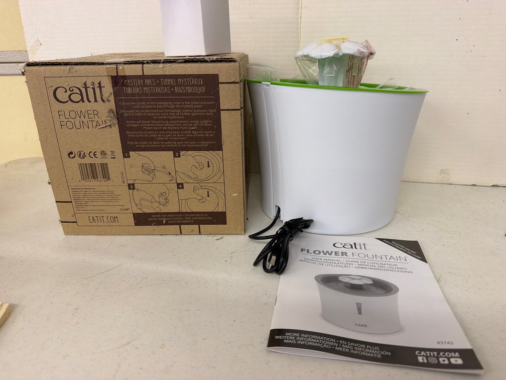Catit Flower Fountain #43742 Pet Water Fountain