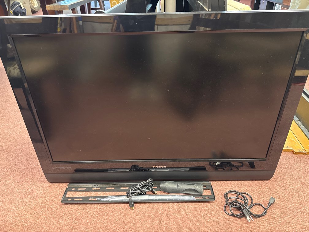 Polaroid TLX-04240B Flat-Screen Television with Mount