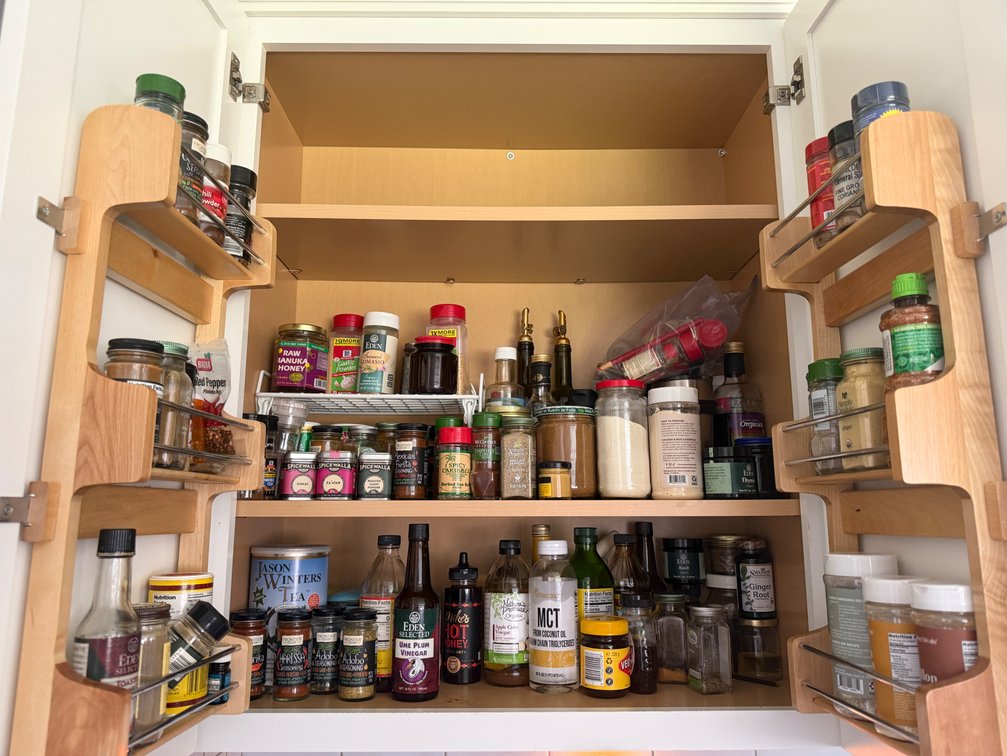 Culinary Spices, Seasonings, Pantry Goods, and Spice Racks