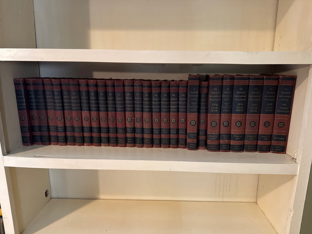 The Standard International Encyclopedia Deluxe Edition Set