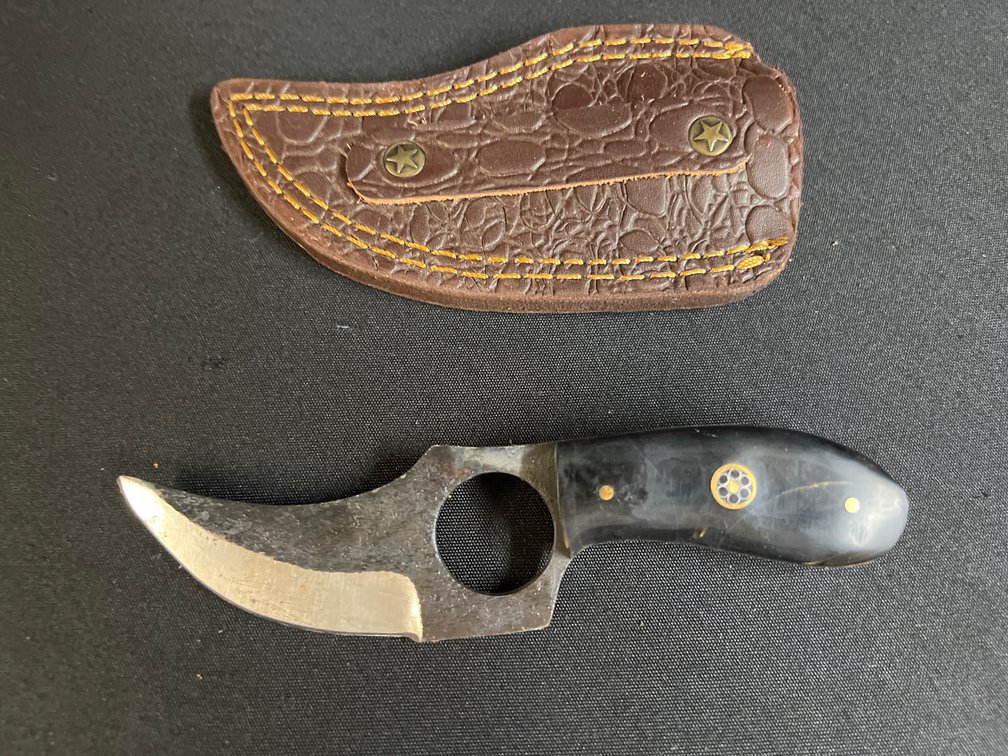 Curved Fixed-Blade Knife w/Finger Hole & Sheath