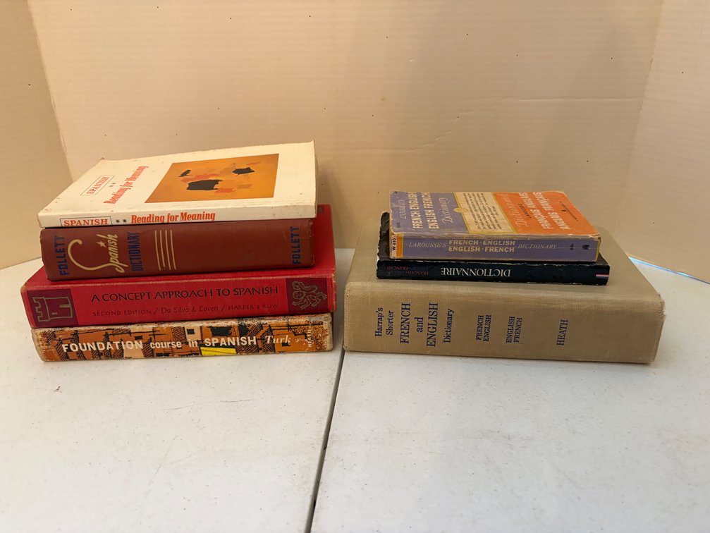 Spanish/French Language Textbooks/Dictionaries