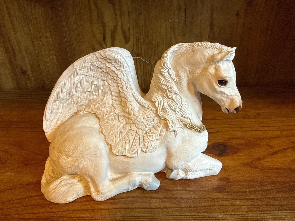 Windstone Editions Recumbent Pegasus Figurine