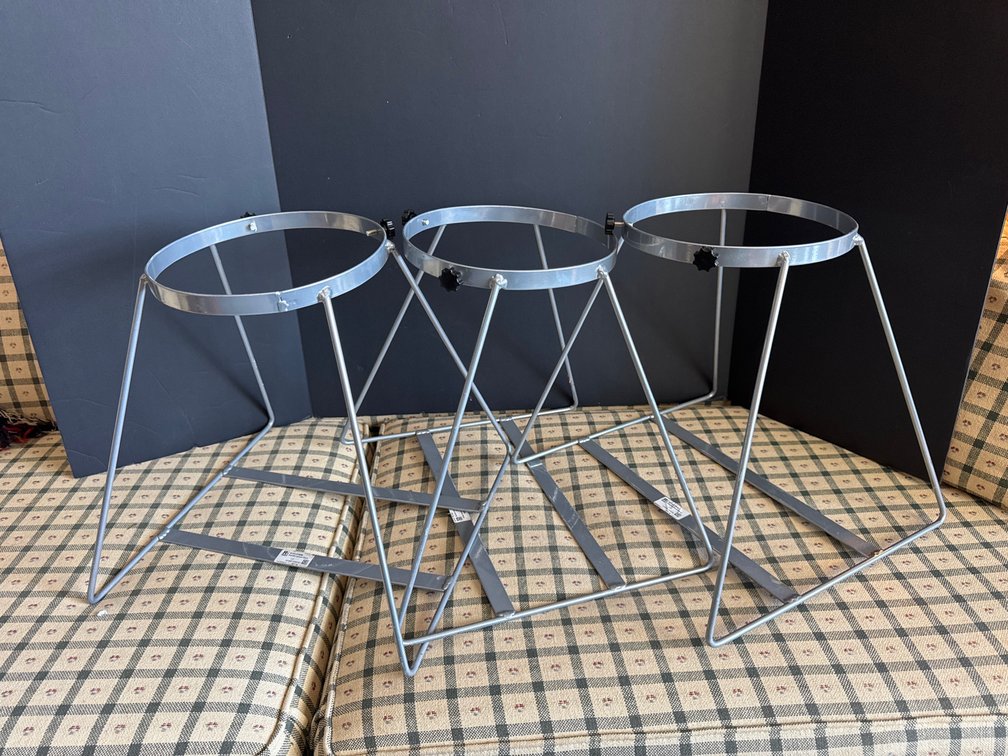 Responsive Respiratory Metal Cylinder Stands