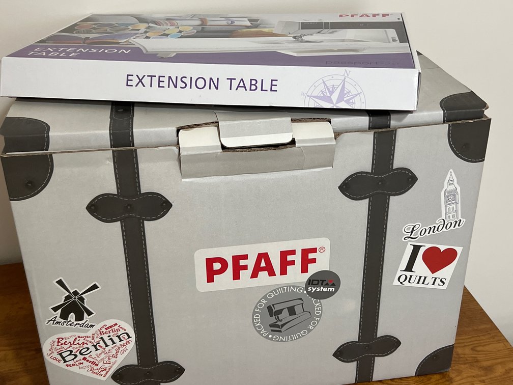 Pfaff Passport 2.0 Sewing Machine with Extension Table