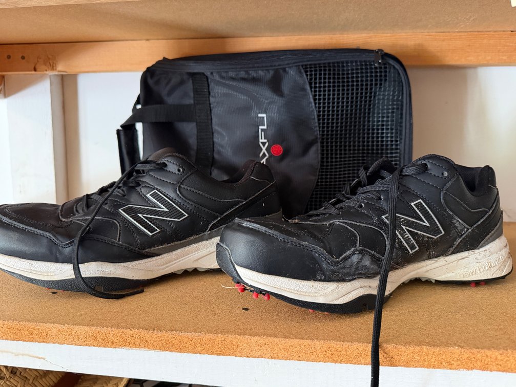 New Balance NBG1701 Golf Shoes with Maxfli Shoe Bag