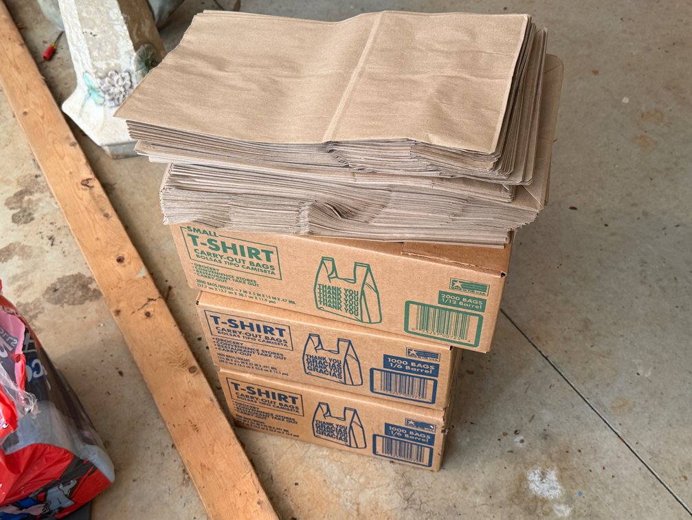 Plastic T-Shirt Carry-Out Bags and Kraft Paper Bags