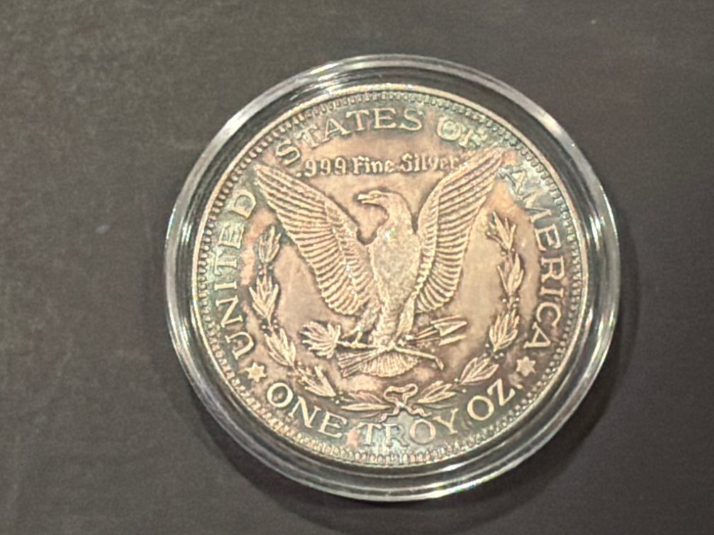 1 Troy Oz .999 Fine Silver Morgan Design Round