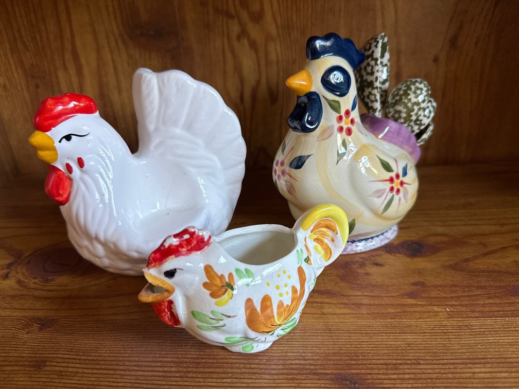 Ceramic Rooster Measuring Spoons, Creamer, and Holder