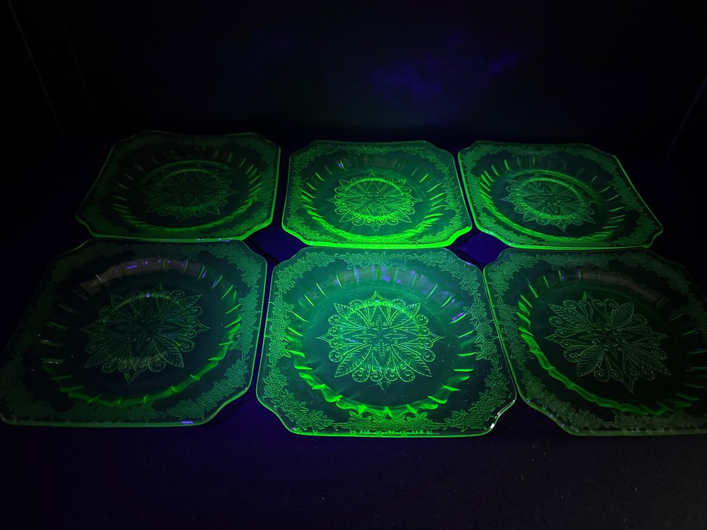 Green Depression Uranium Glass Square Plates