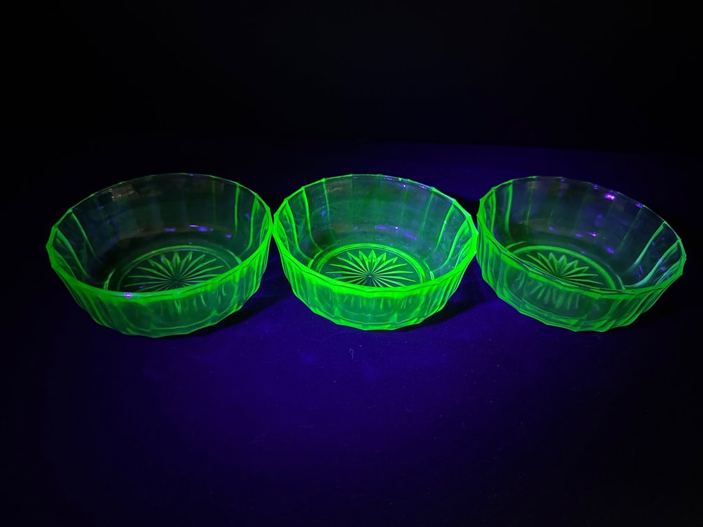 Green Uranium Glass Small Bowls