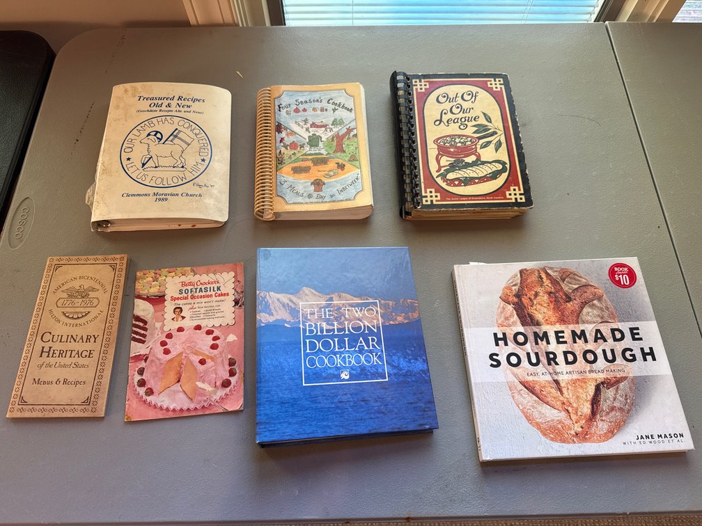 Community Cookbooks, Recipe Booklets, and Baking Books