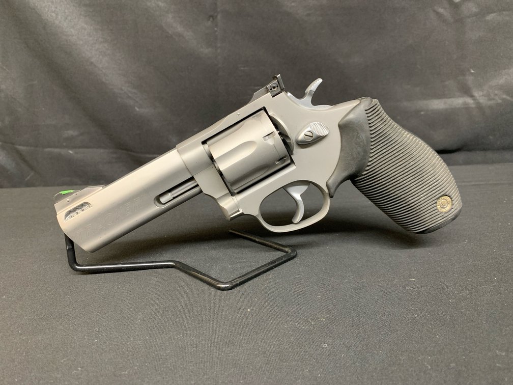 Taurus Tracker 627  Revolver