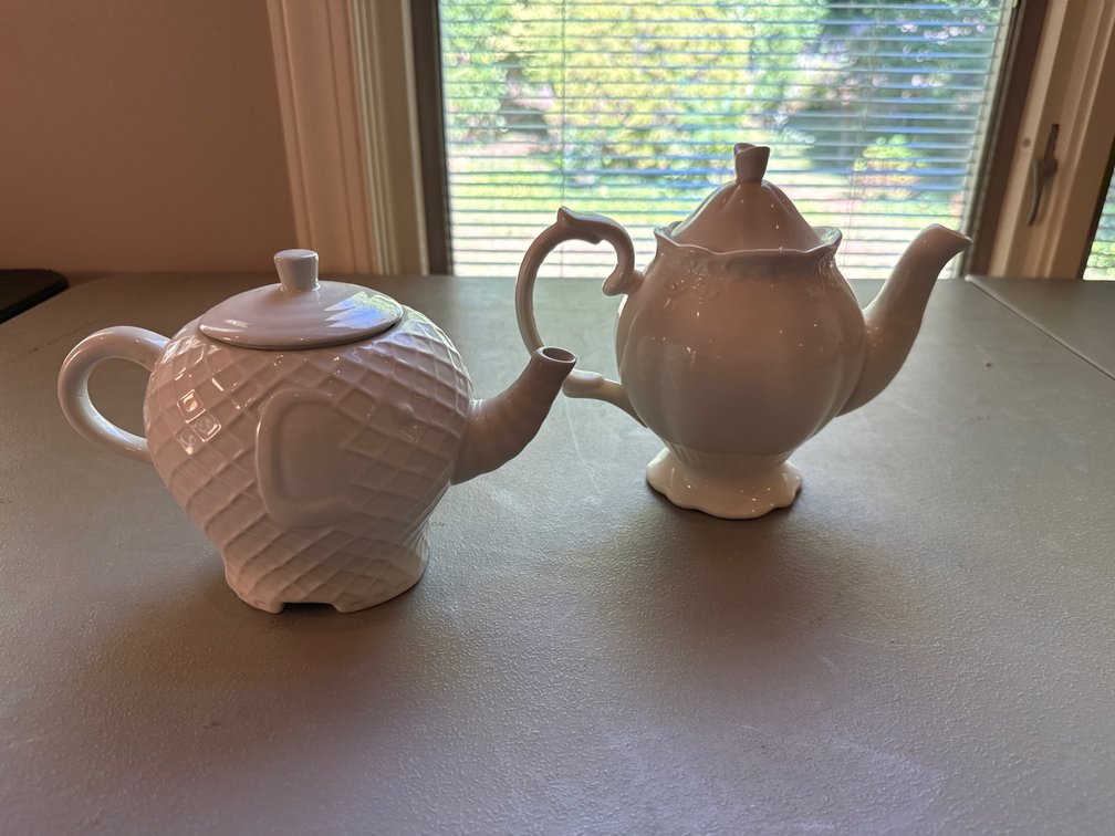 White Glazed Ceramic Teapots with Lids