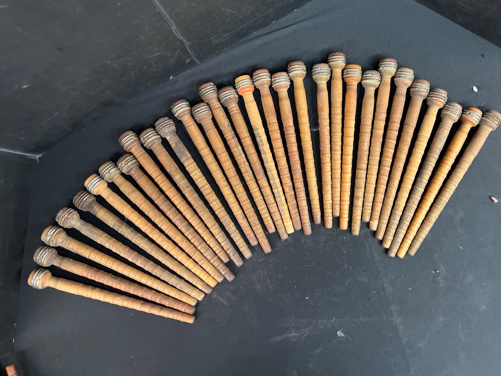 Wooden Textile Mill Bobbins with Metal Rings