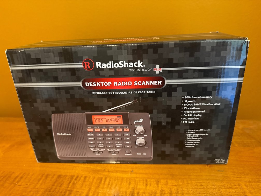 RadioShack PRO-136 200-Channel Desktop Radio Scanner
