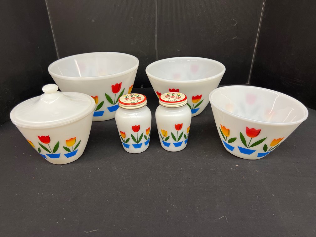 Tulip Pattern Milk Glass Mixing Bowls & Shakers