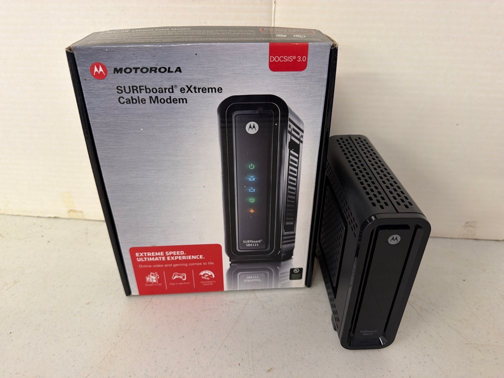Motorola SURFboard SB6121 DOCSIS 3.0 Cable Modem