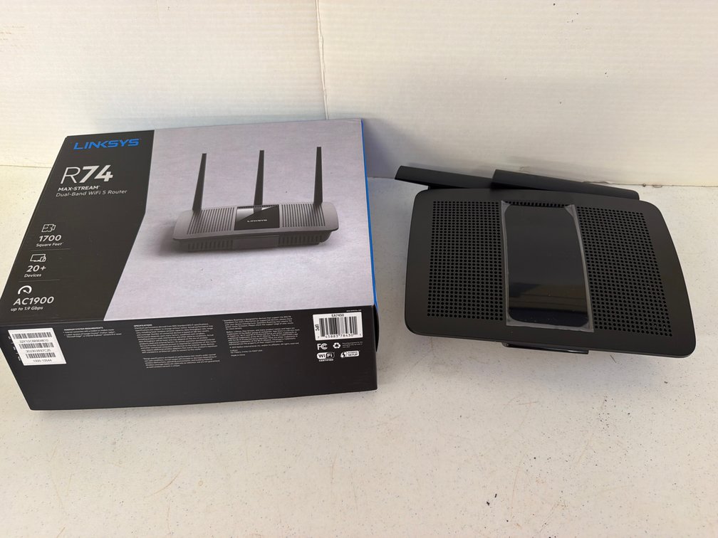 Linksys R74 EA7450 MAX-STREAM Dual-Band WiFi 5 Router
