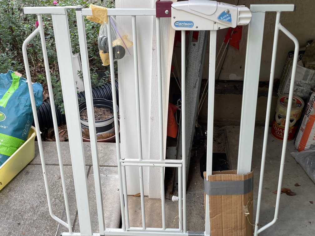 Carlson Extra Wide White Metal Walk-Through Pet Gate