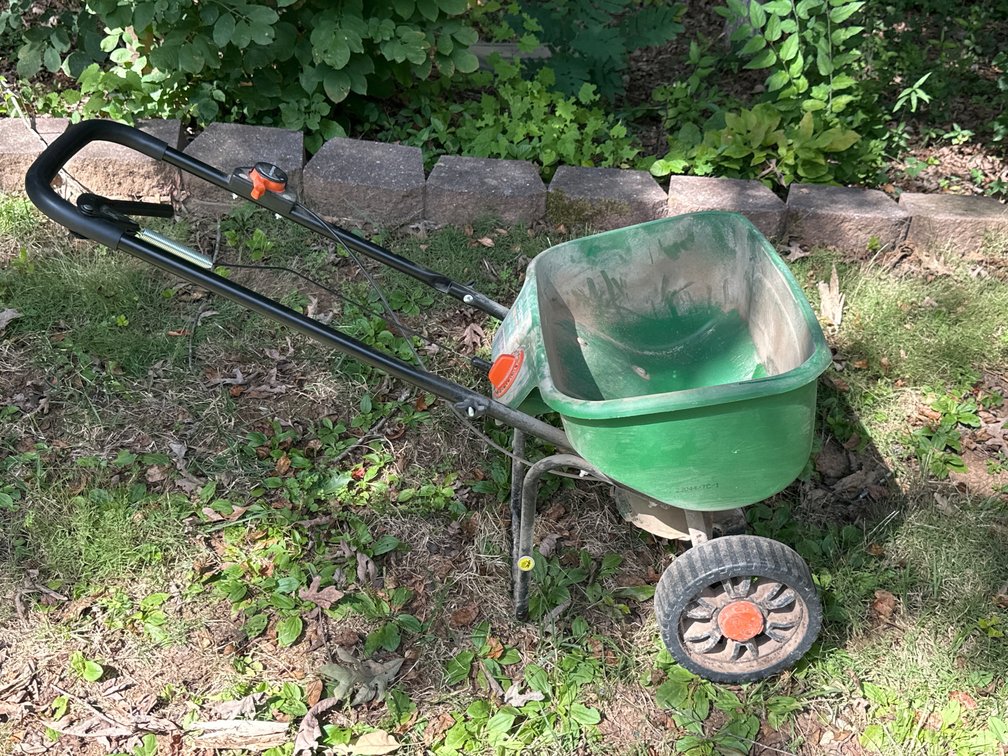 Scotts Turf Builder Spreader