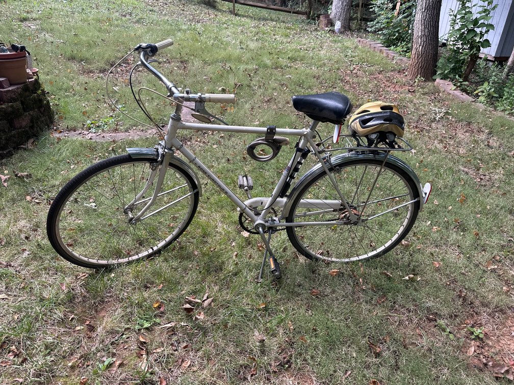 Ross Eurotour III Bicycle with Helmet and Lock